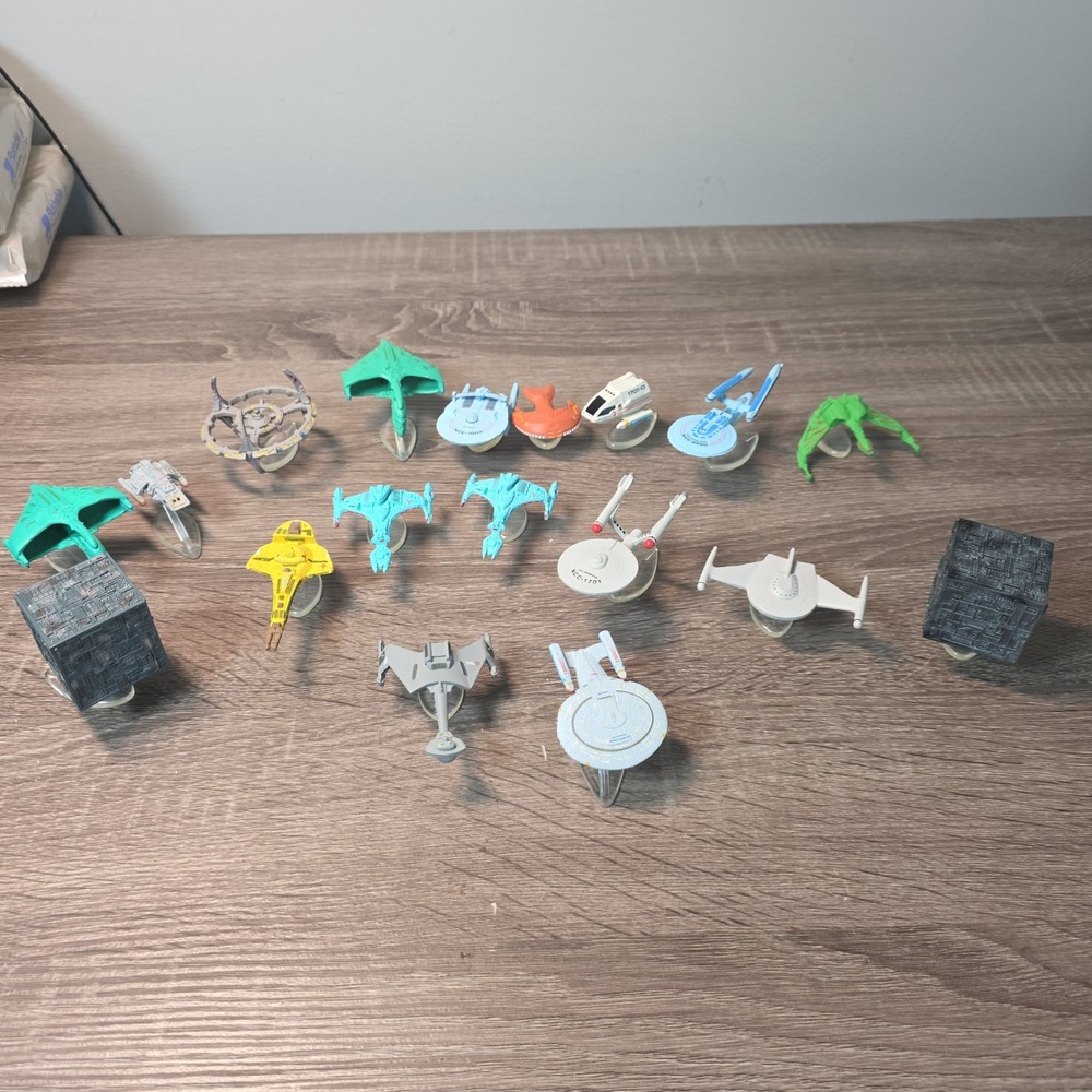 Galoob Star Trek Micro Machines 1993-1996 Enterprise Borg Cube With Stands 17